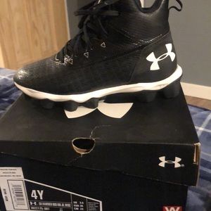 New Under Armour boys cleats